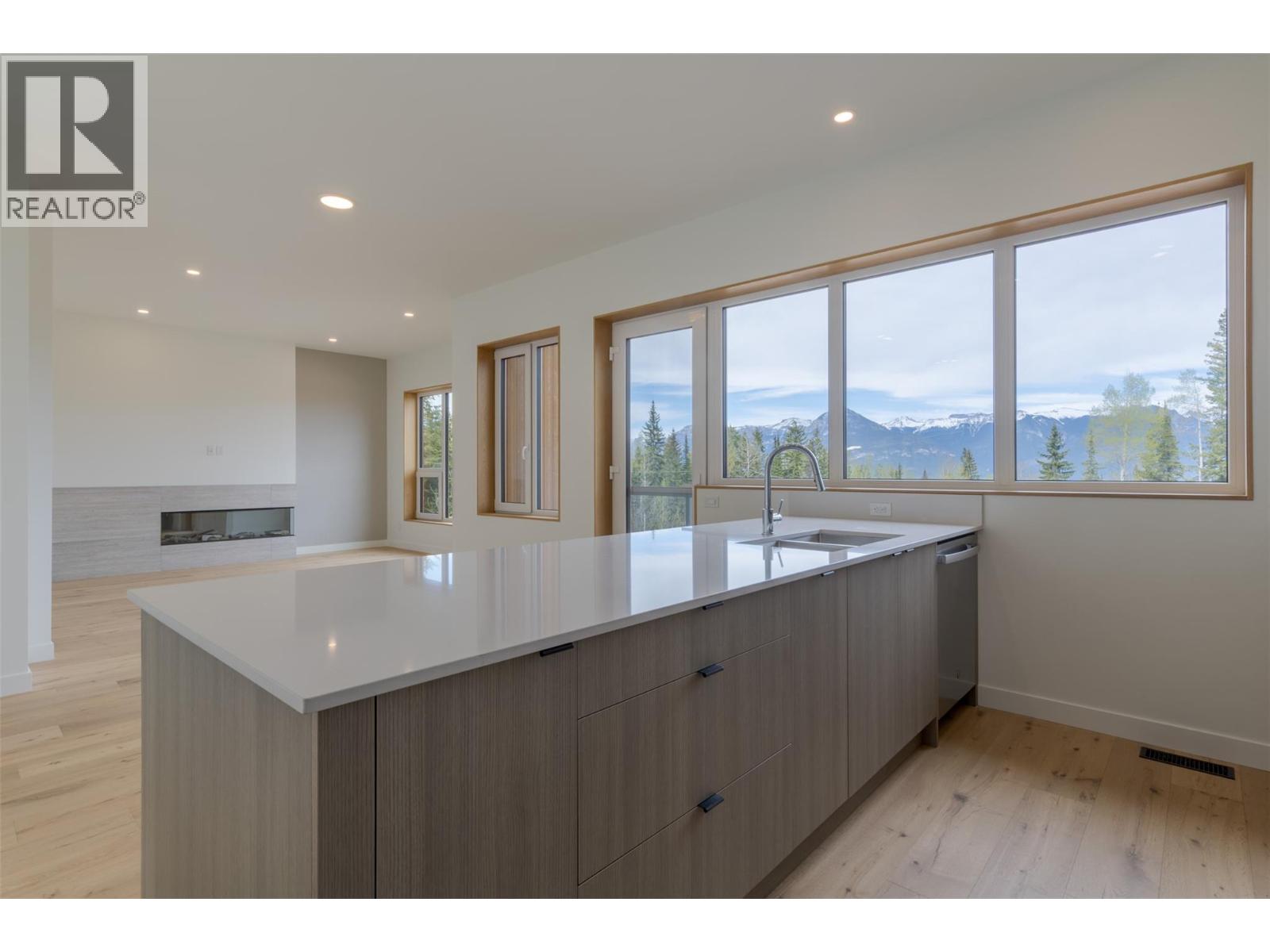 1654 HOWSE PASS - 23