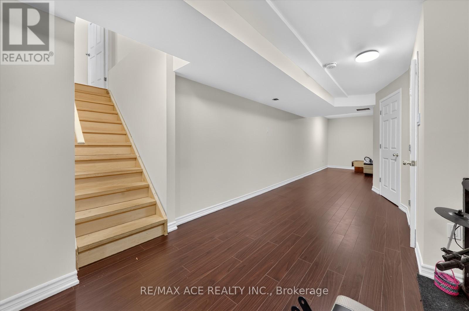 28 HURST DRIVE - 31