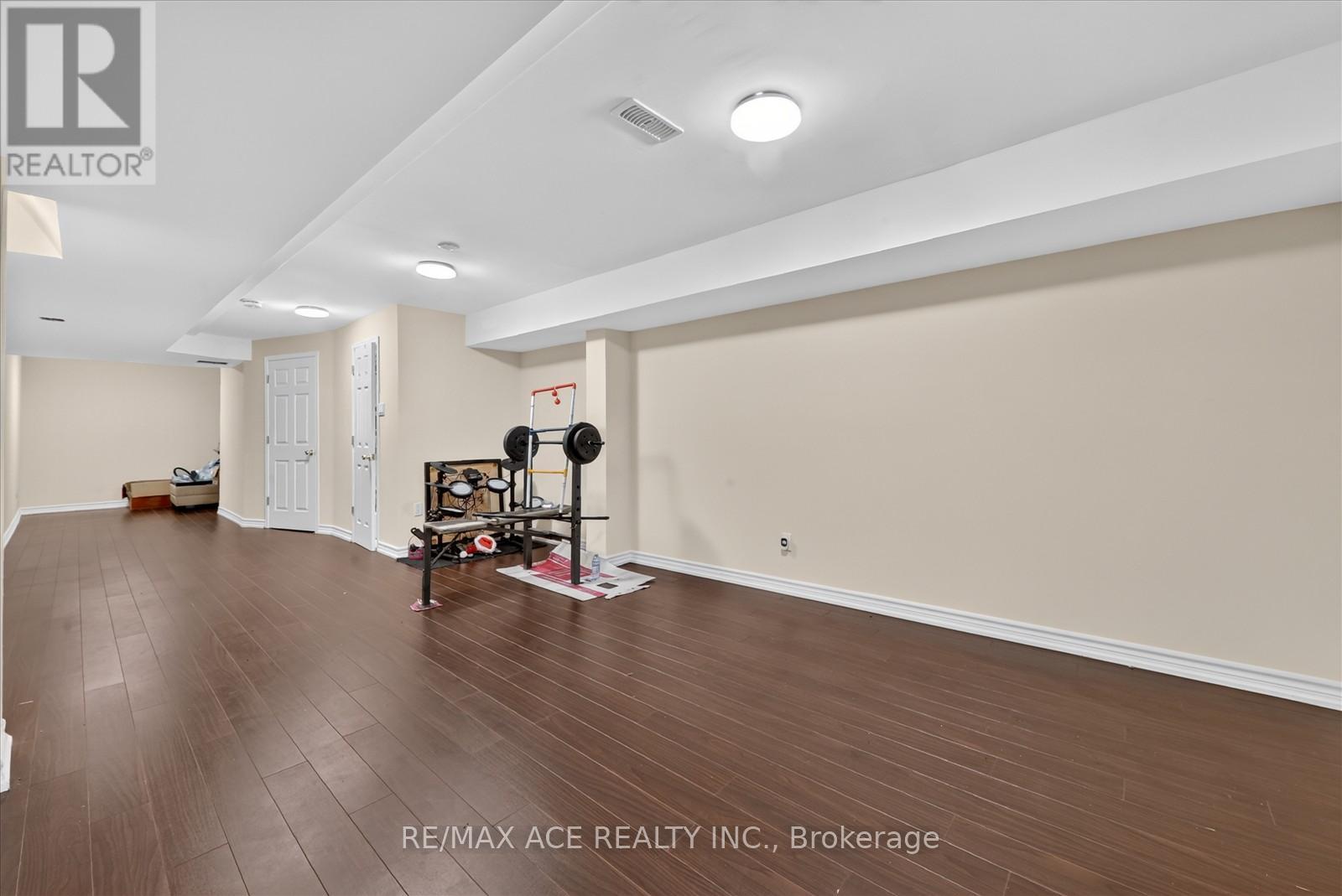 28 HURST DRIVE - 33