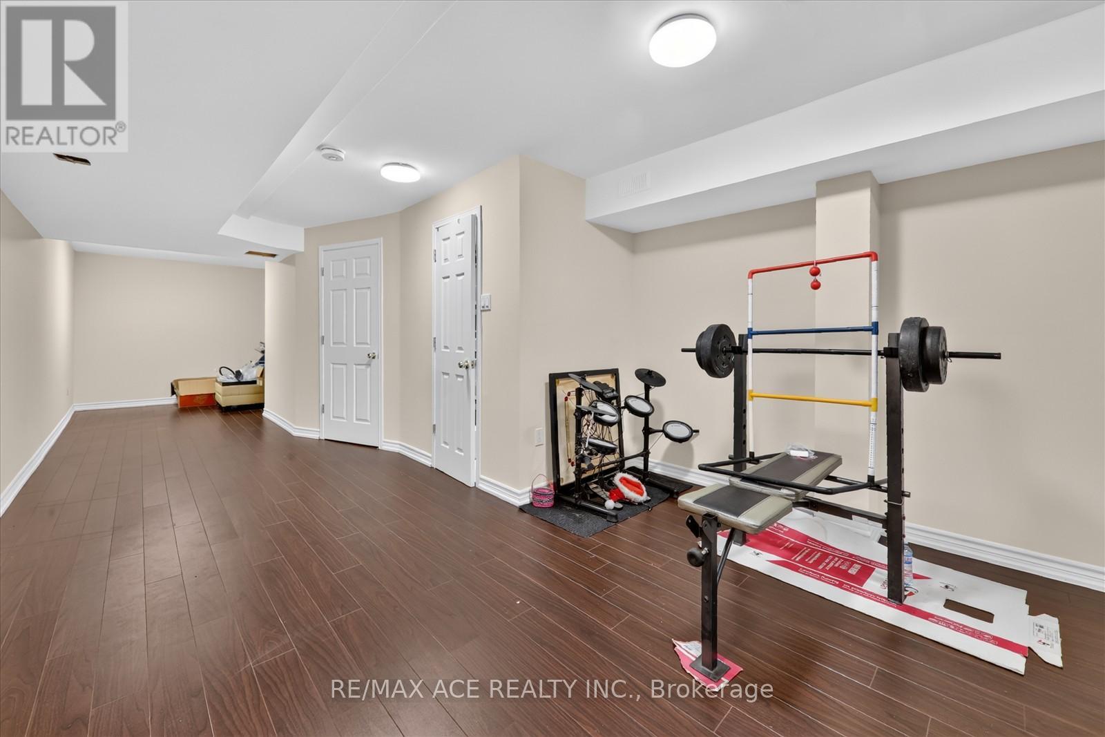 28 HURST DRIVE - 32
