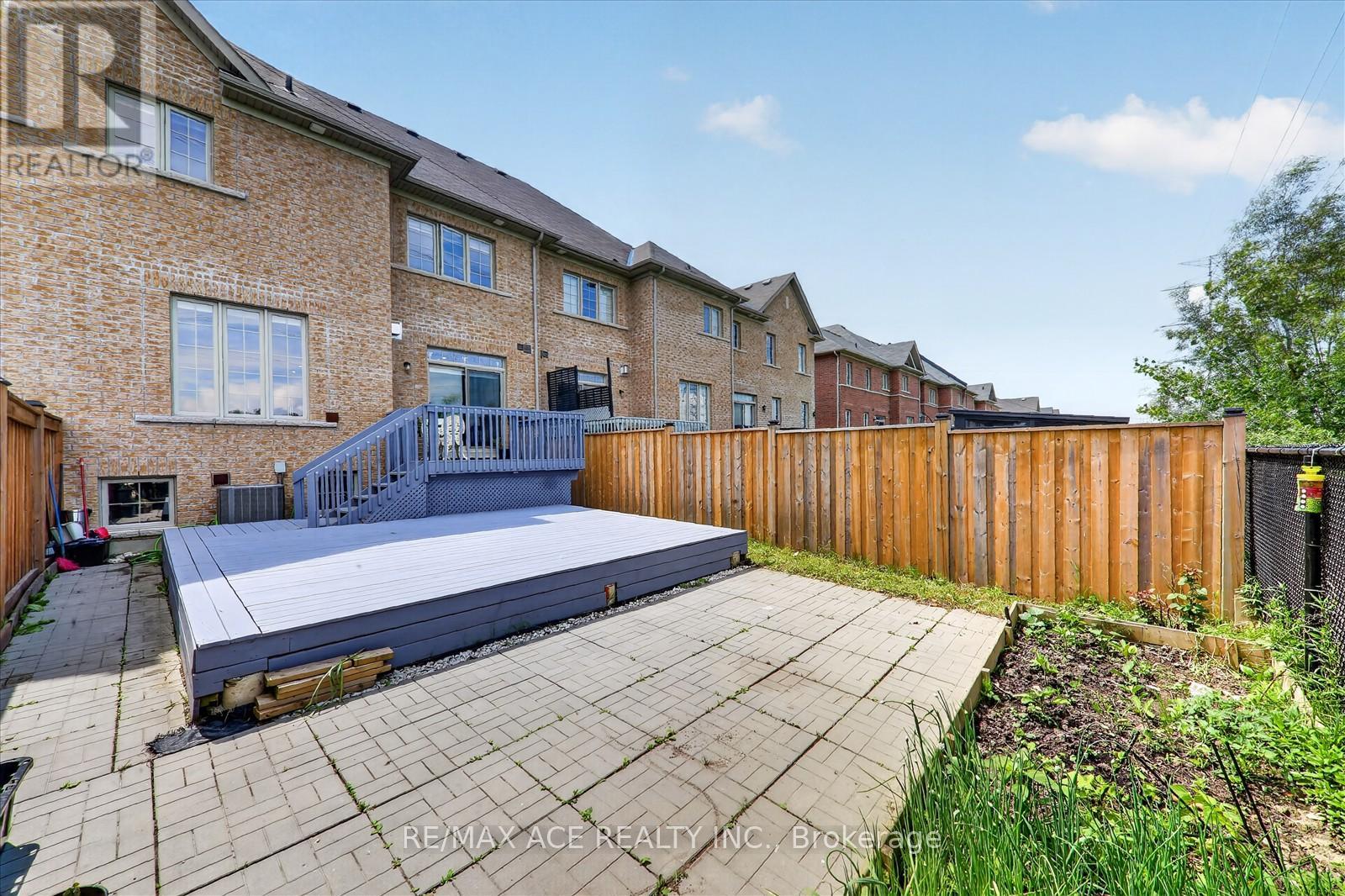 28 HURST DRIVE - 39