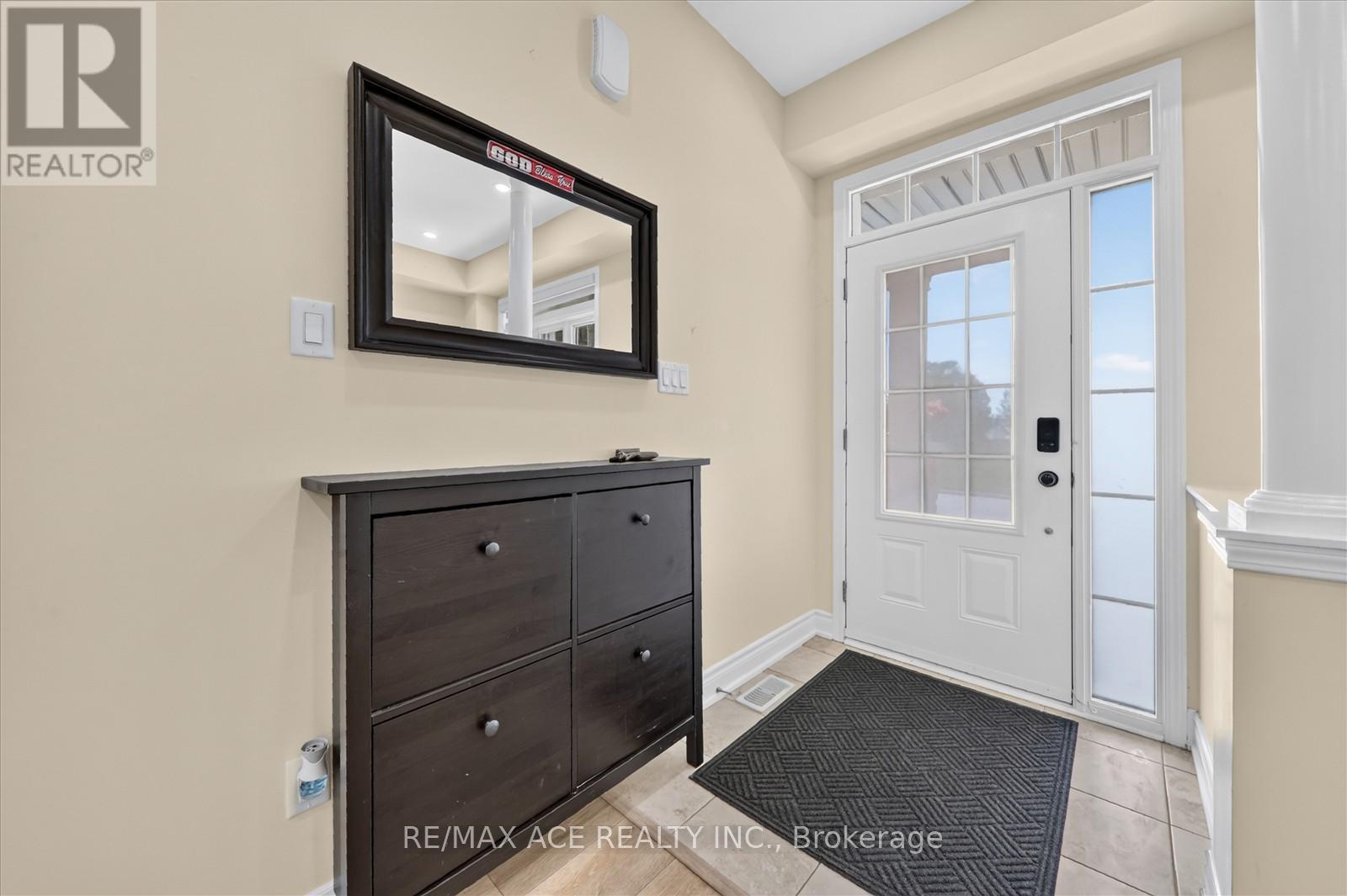 28 HURST DRIVE - 4