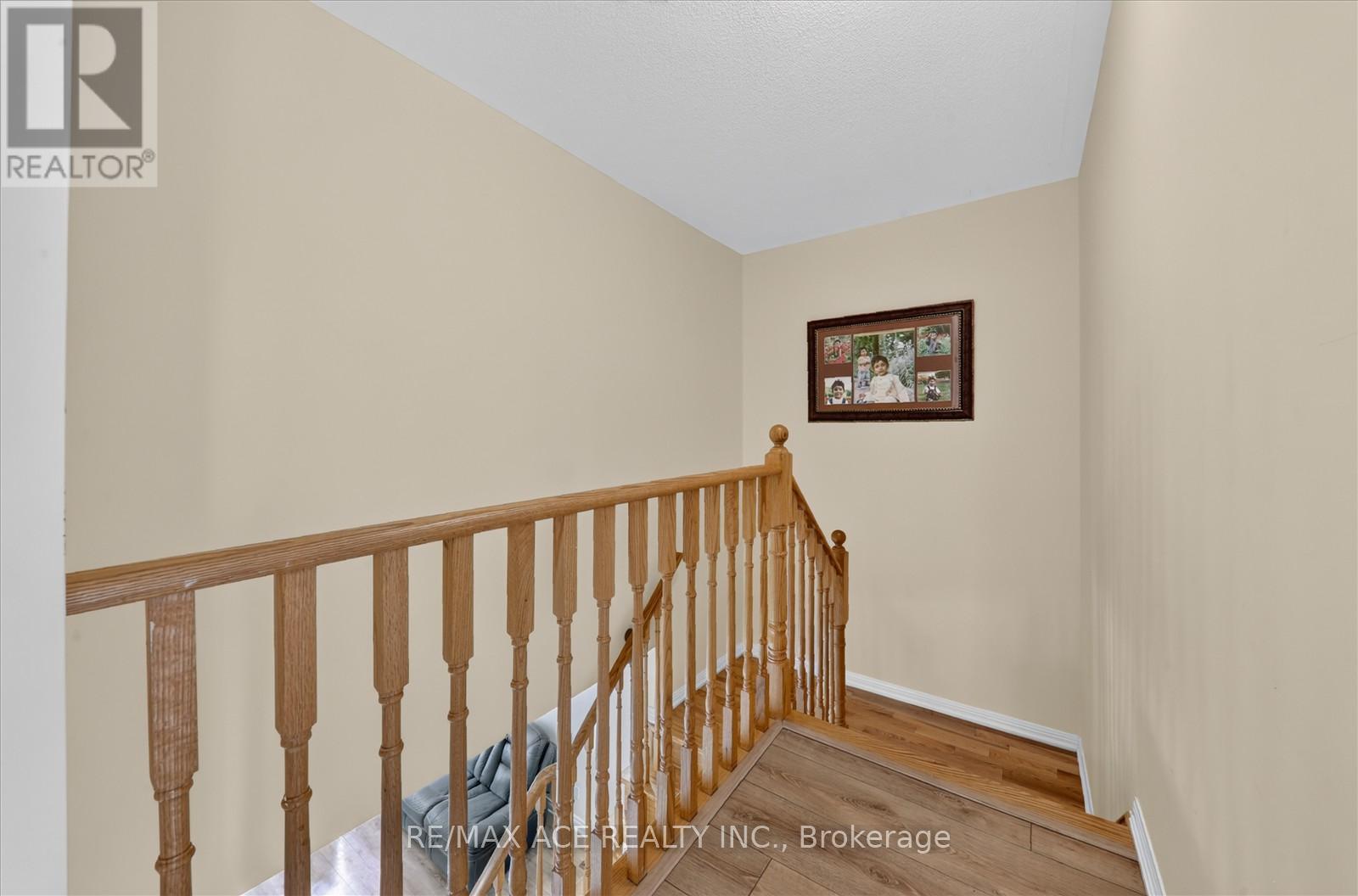 28 HURST DRIVE - 19