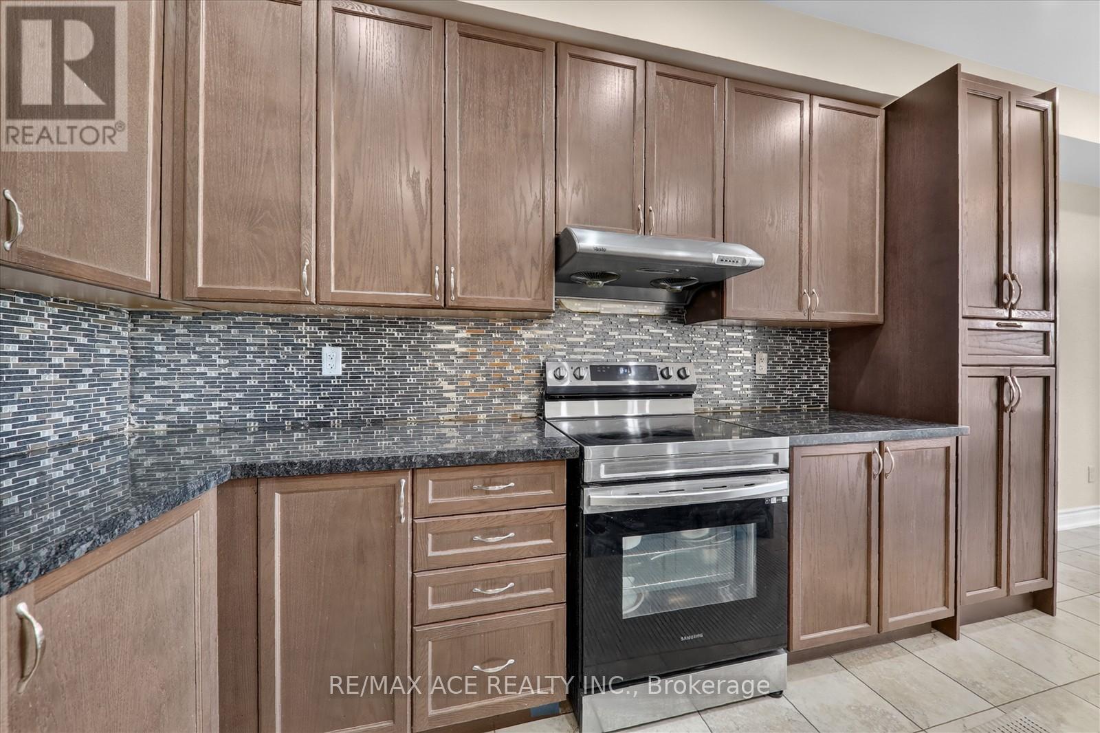 28 HURST DRIVE - 12