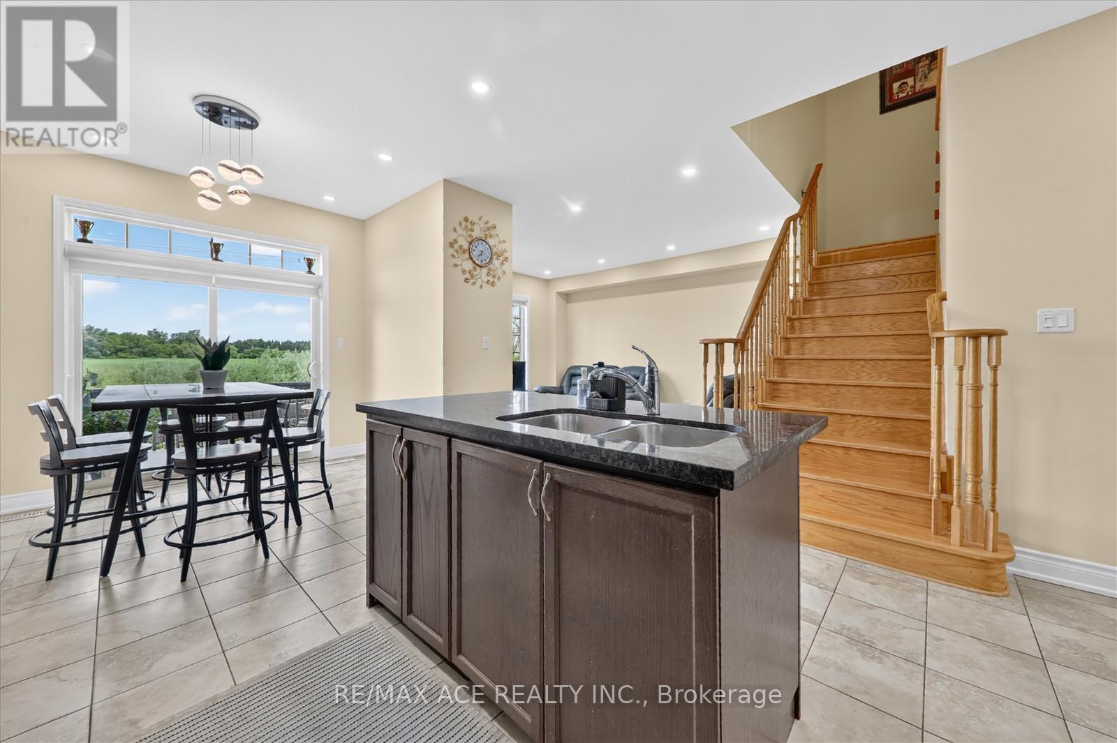 28 HURST DRIVE - 13