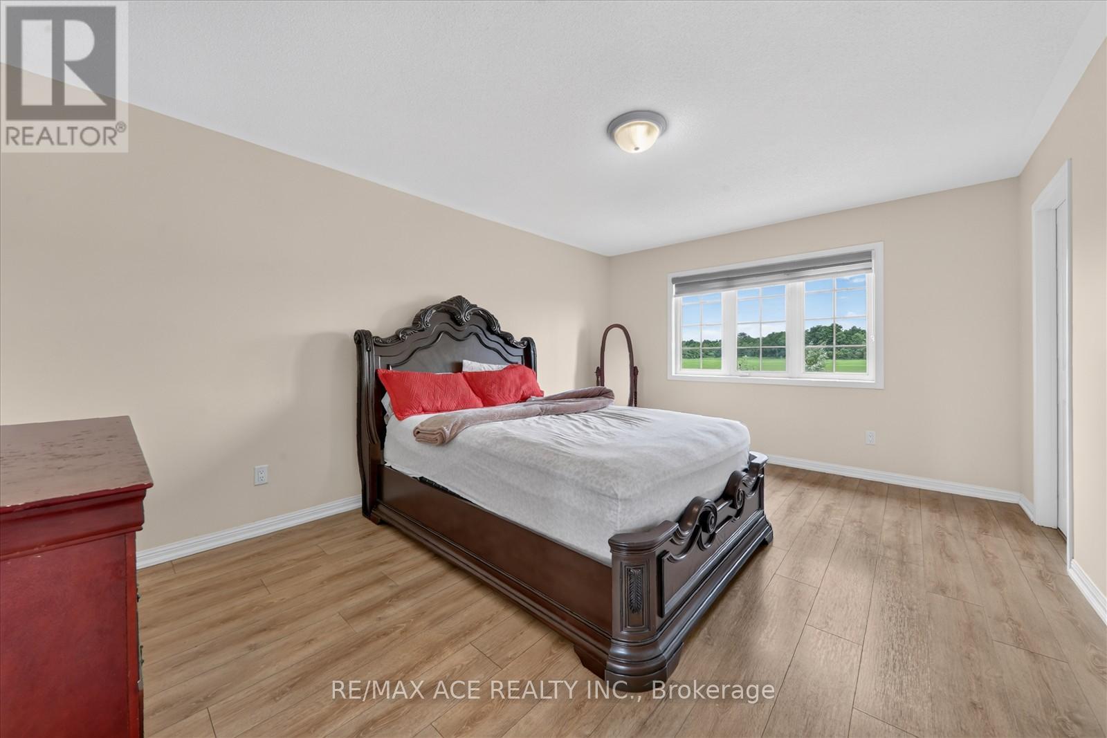 28 HURST DRIVE - 20
