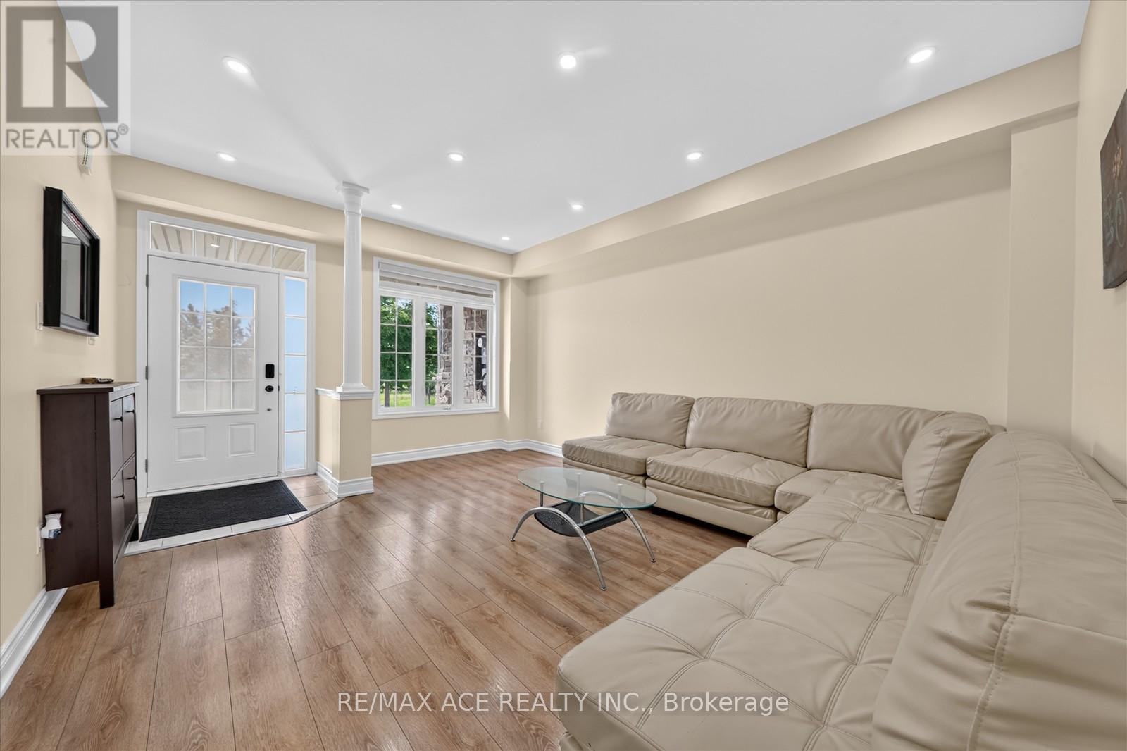 28 HURST DRIVE - 7