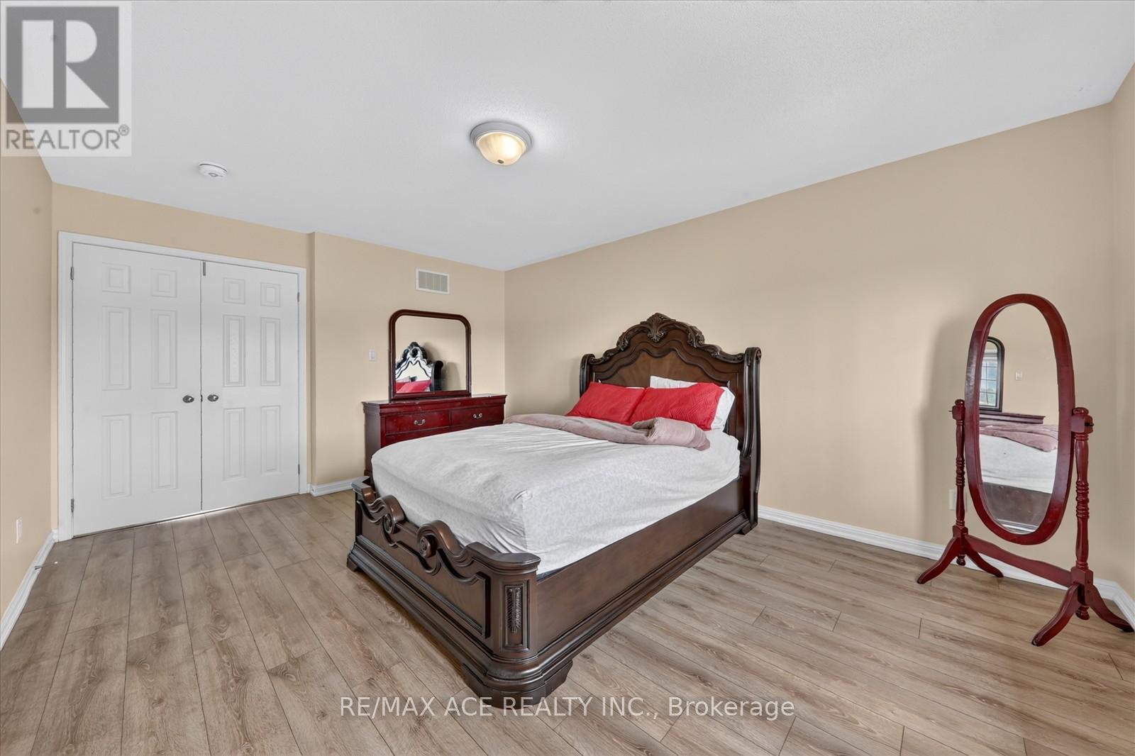 28 HURST DRIVE - 22