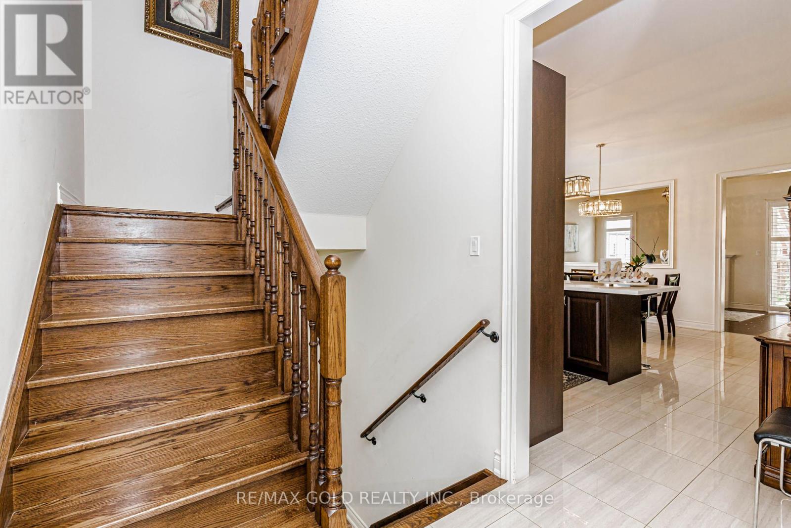 10 FALKLAND ROAD - 22