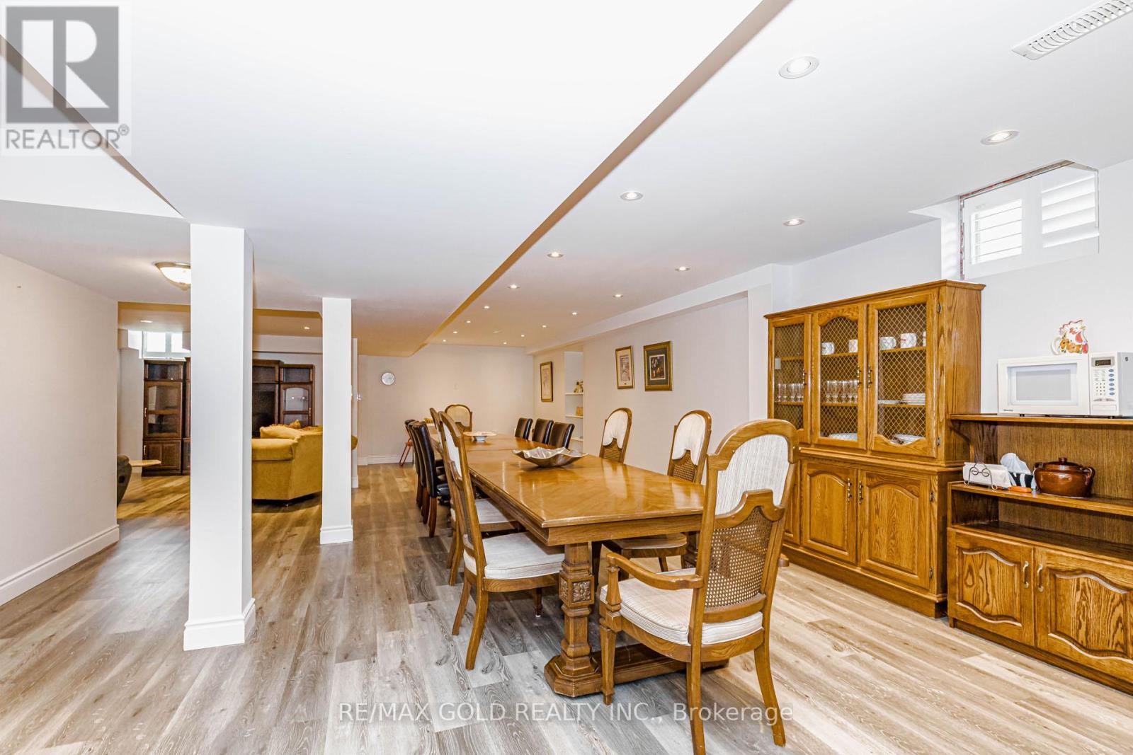 10 FALKLAND ROAD - 36