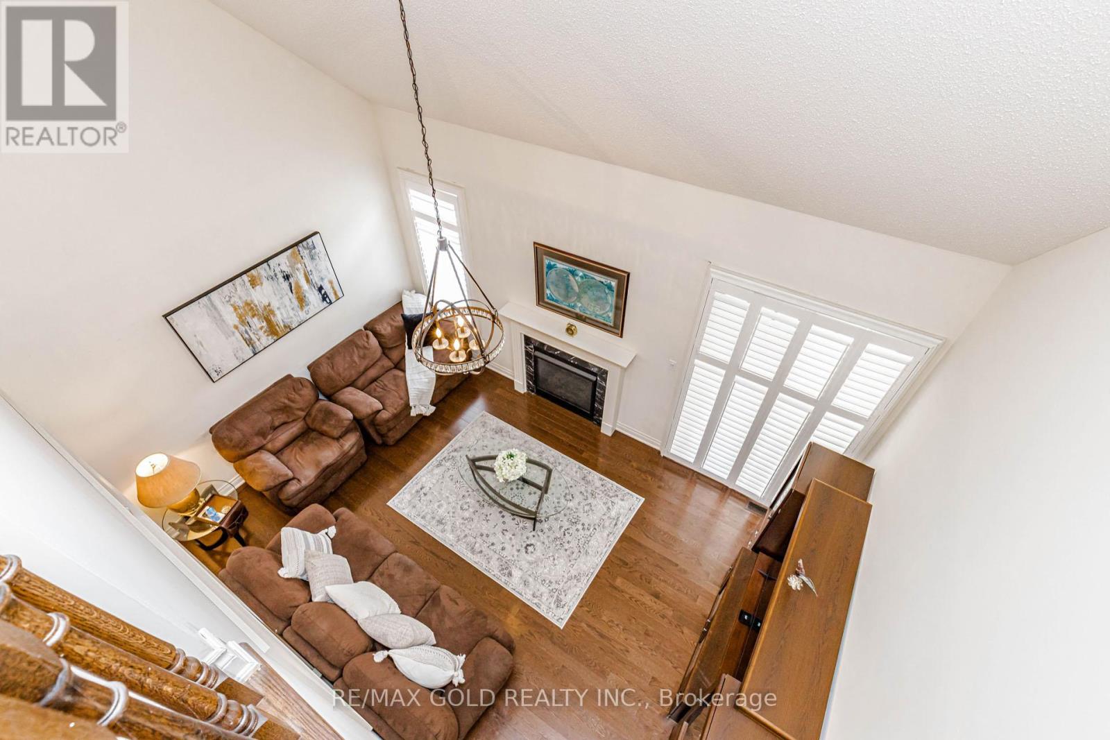 10 FALKLAND ROAD - 26