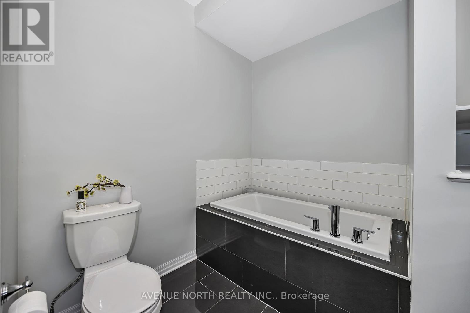 4 Bed, 4 Bath House for Sale in Ottawa – 323 LYSANDER PLACE, Ottawa – MLS# X13469938 - Image 26