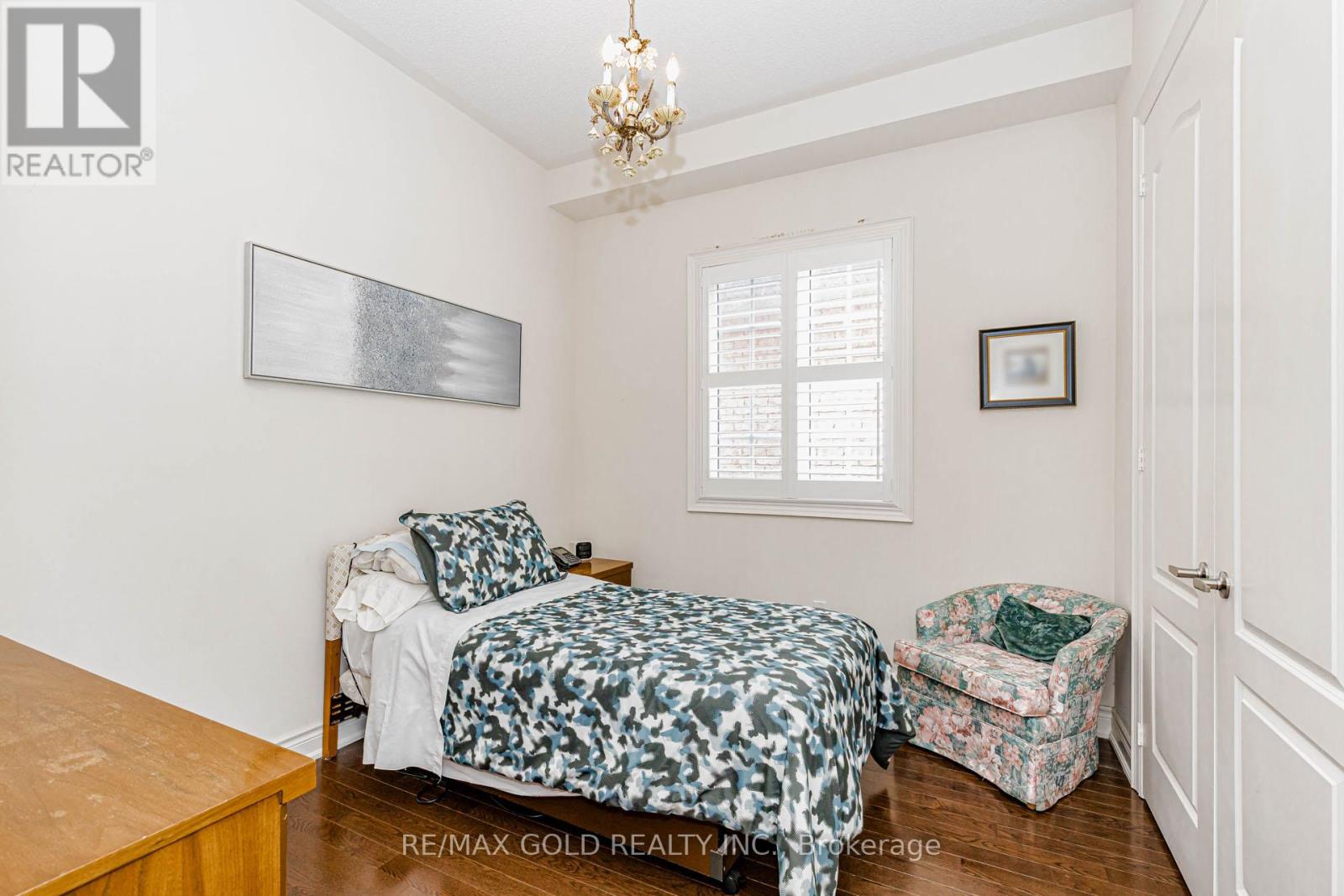 10 FALKLAND ROAD - 21