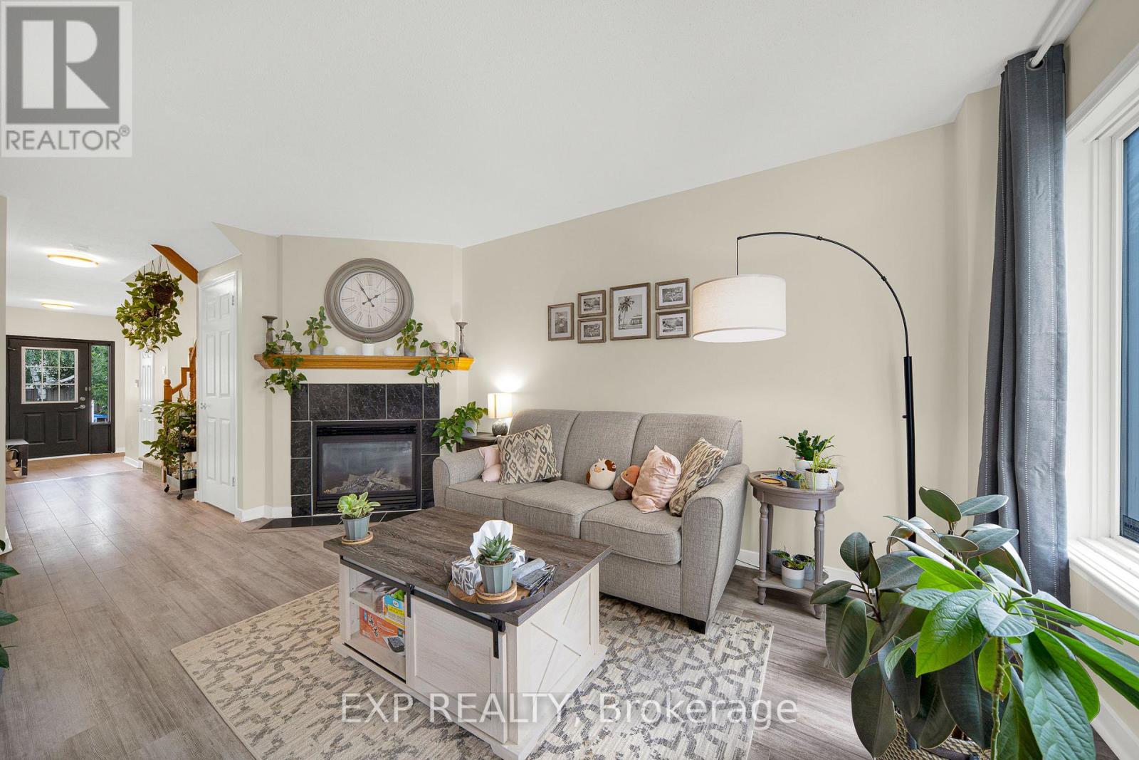 3 Bed, 3 Bath House for Sale in Ottawa – 51 PALMADEO DRIVE, Ottawa – MLS# X13469942 - Image 9