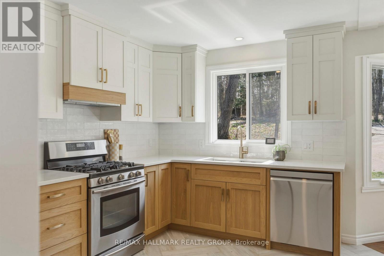 408 YOLE CRESCENT - 16