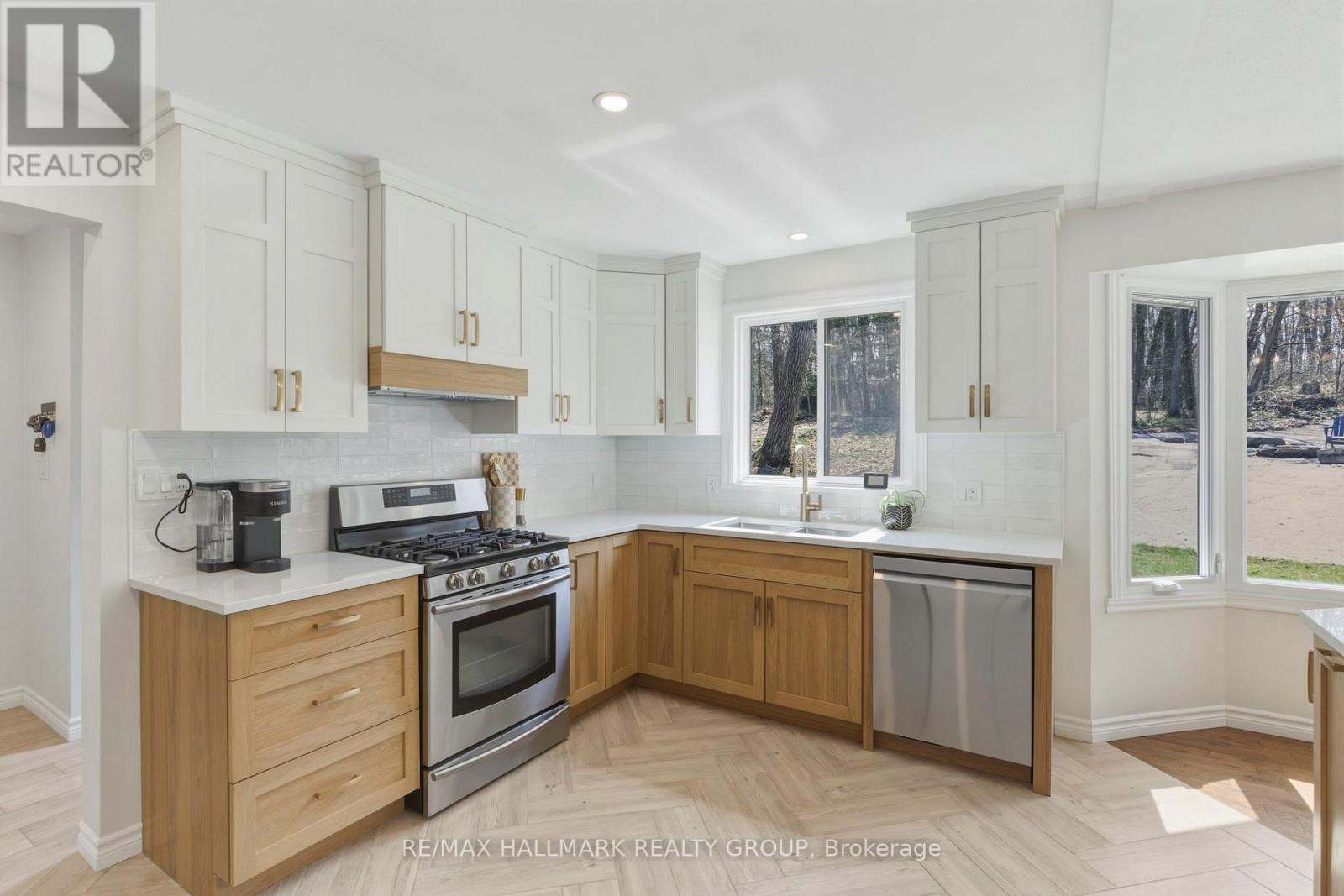 408 YOLE CRESCENT - 15