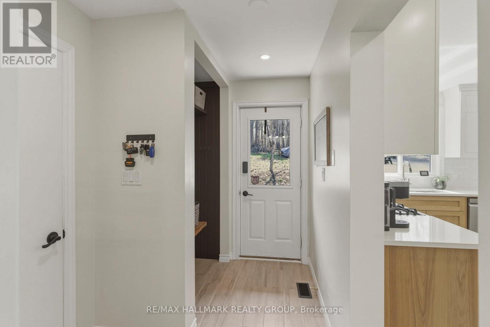 408 YOLE CRESCENT - 23