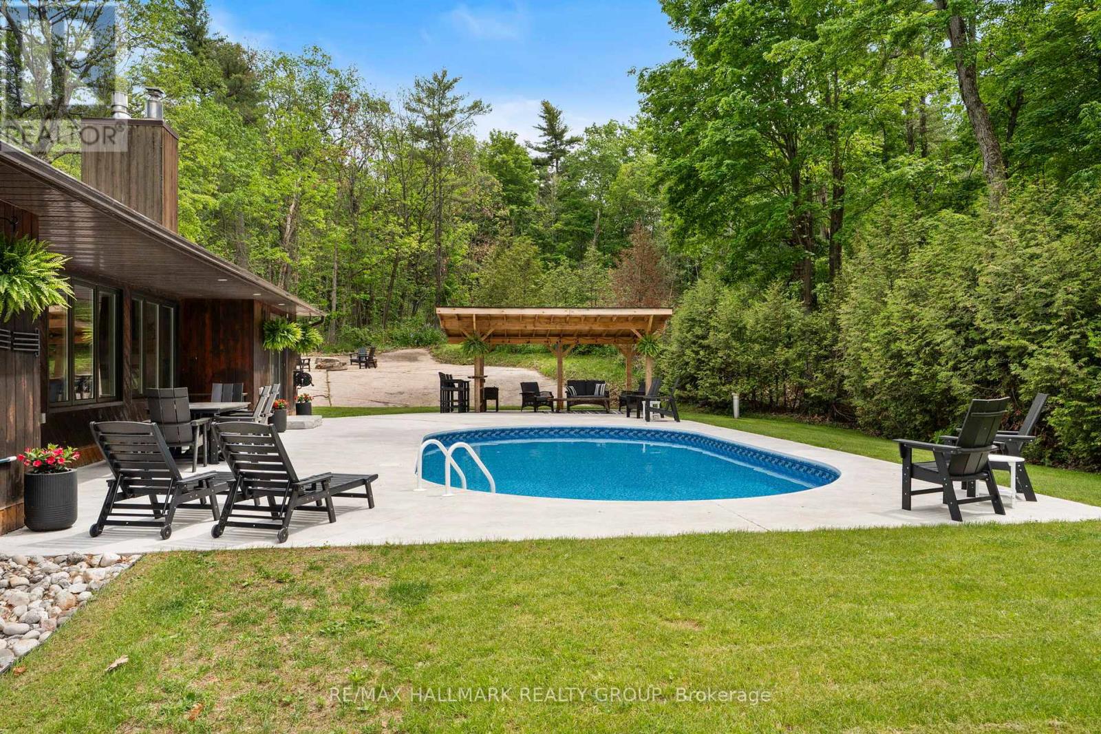 408 YOLE CRESCENT - 45