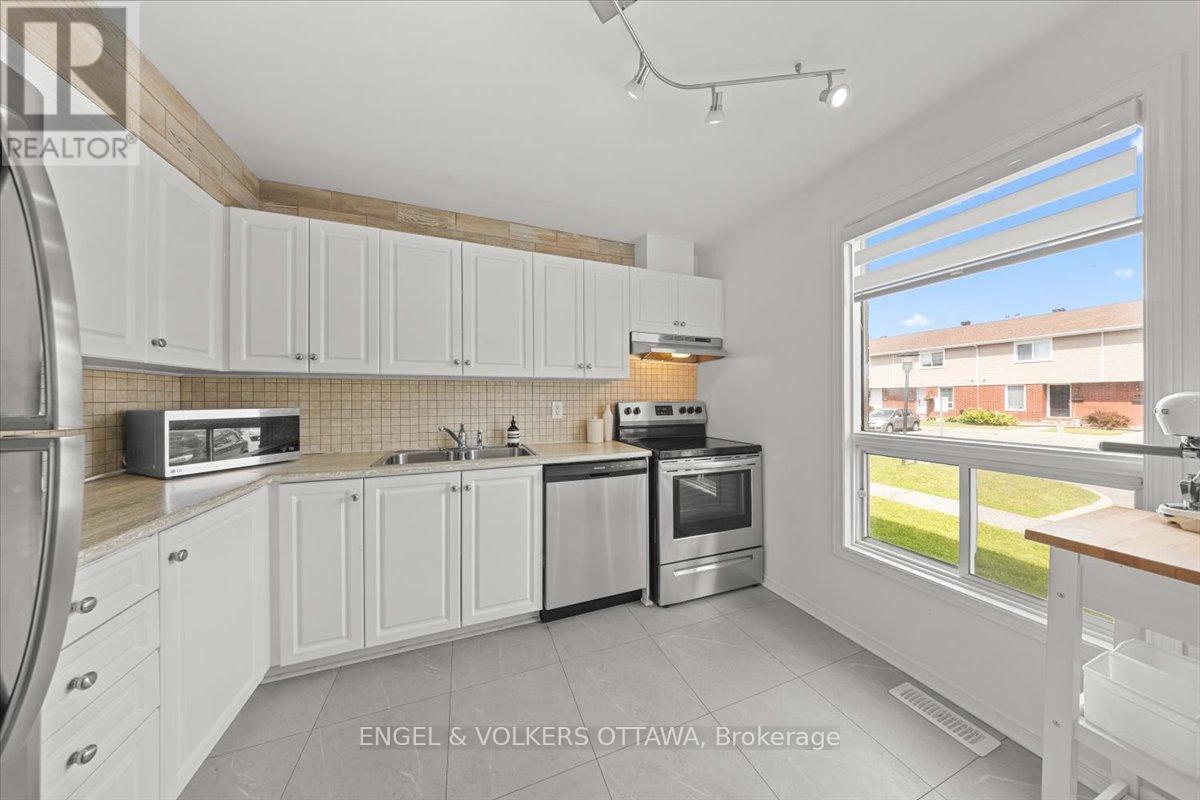 #54 956 COOKSHIRE CRESCENT - 8