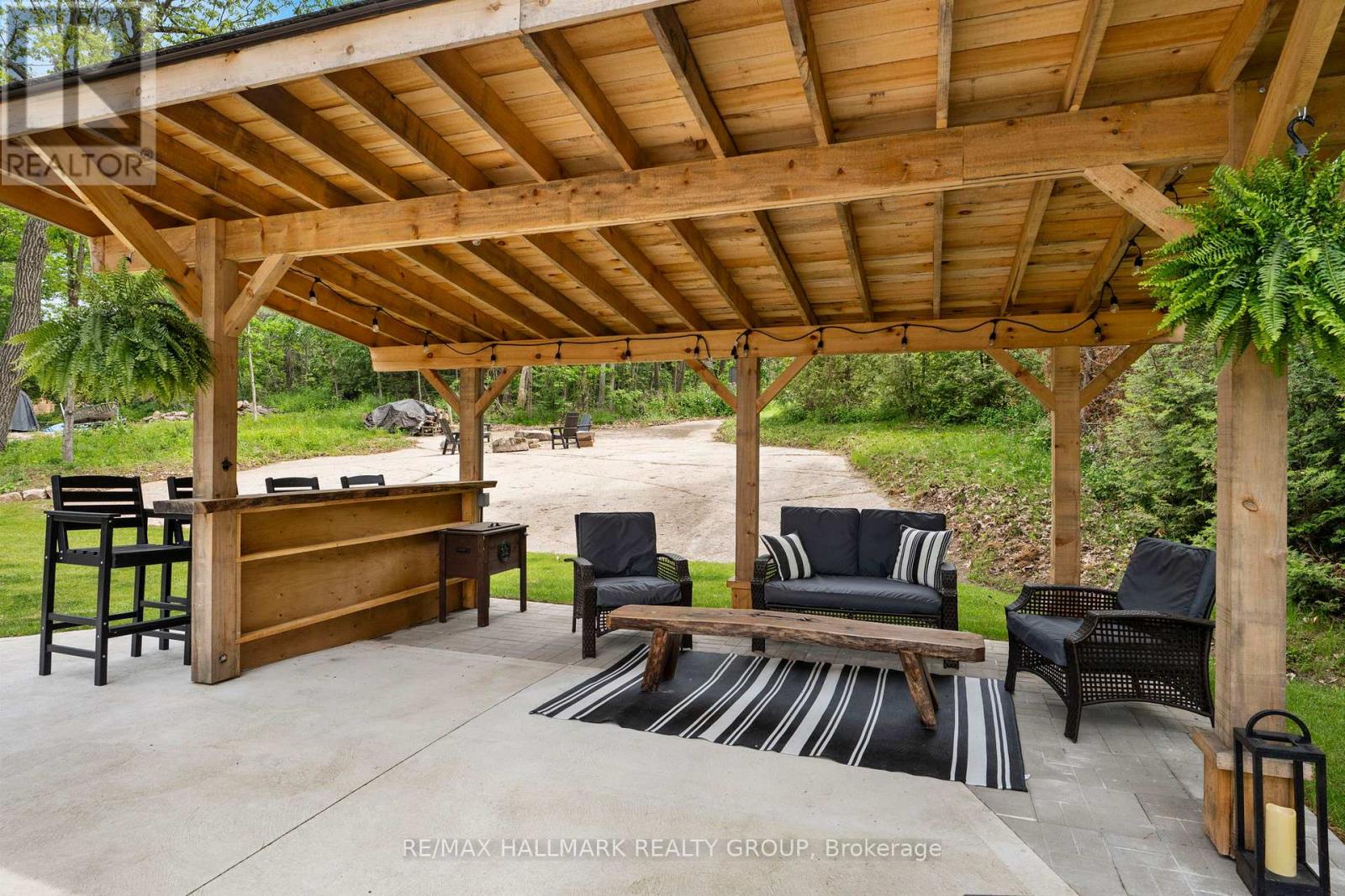 408 YOLE CRESCENT - 44