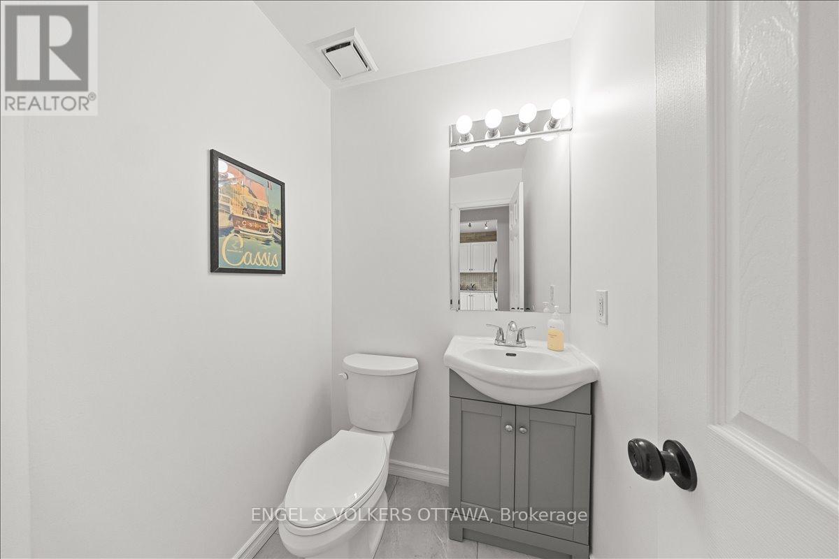 #54 956 COOKSHIRE CRESCENT - 17