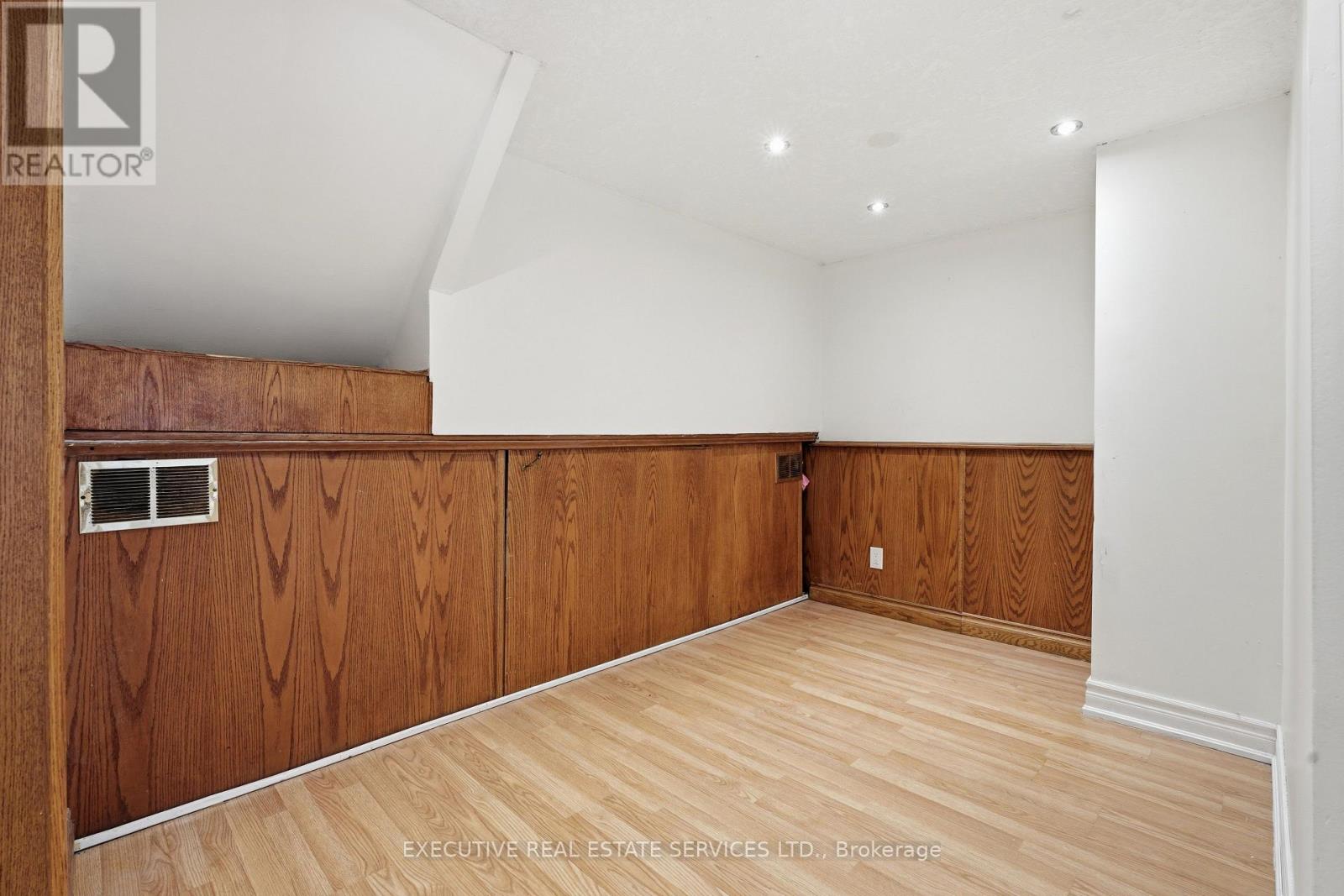 207 CHRISTOPHER DRIVE - 14