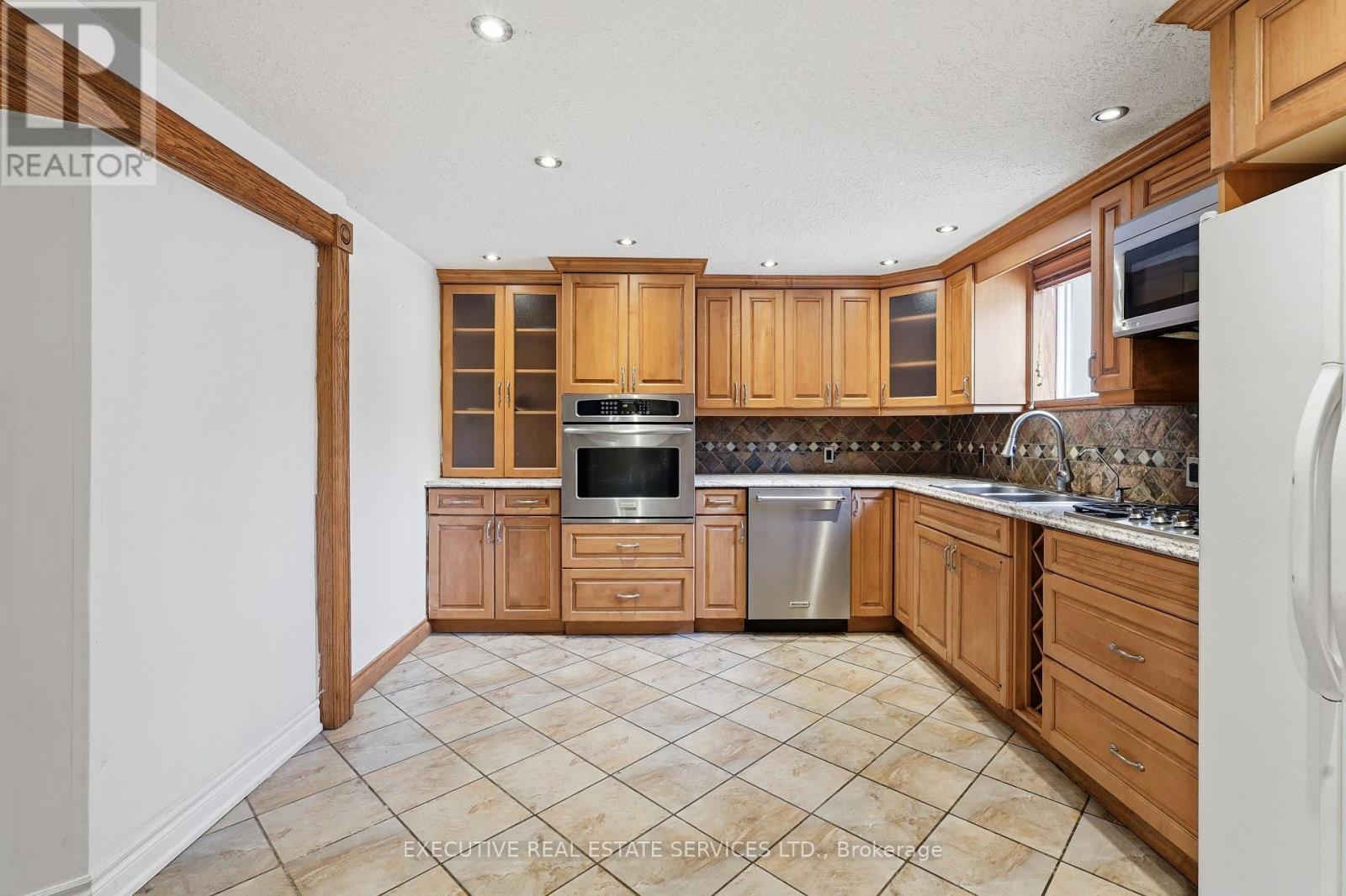 207 CHRISTOPHER DRIVE - 18