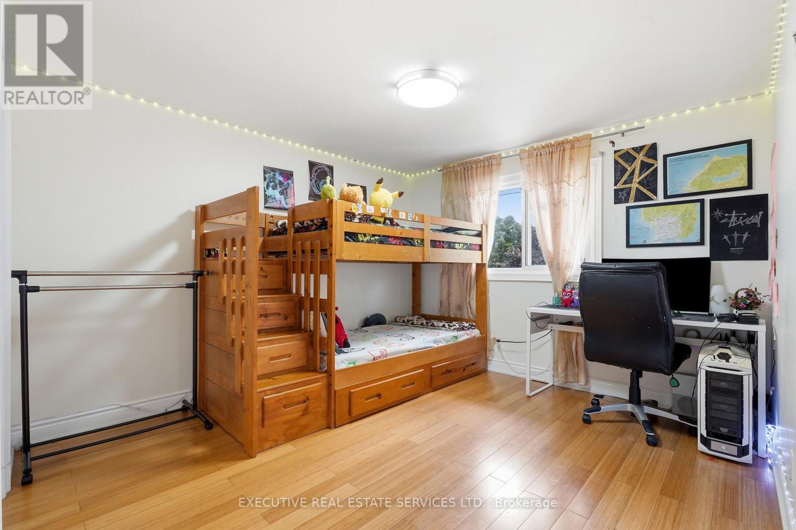 207 CHRISTOPHER DRIVE - 25