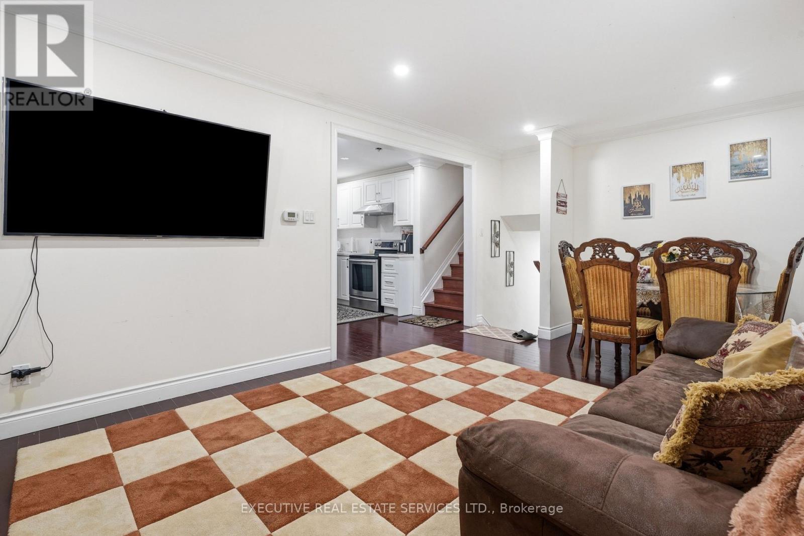 207 CHRISTOPHER DRIVE - 36
