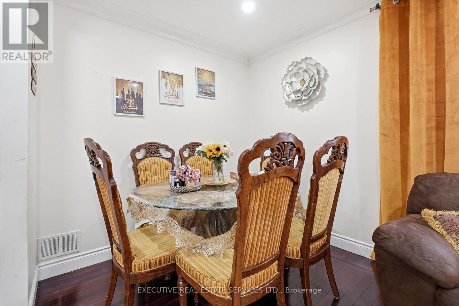 207 CHRISTOPHER DRIVE - 29