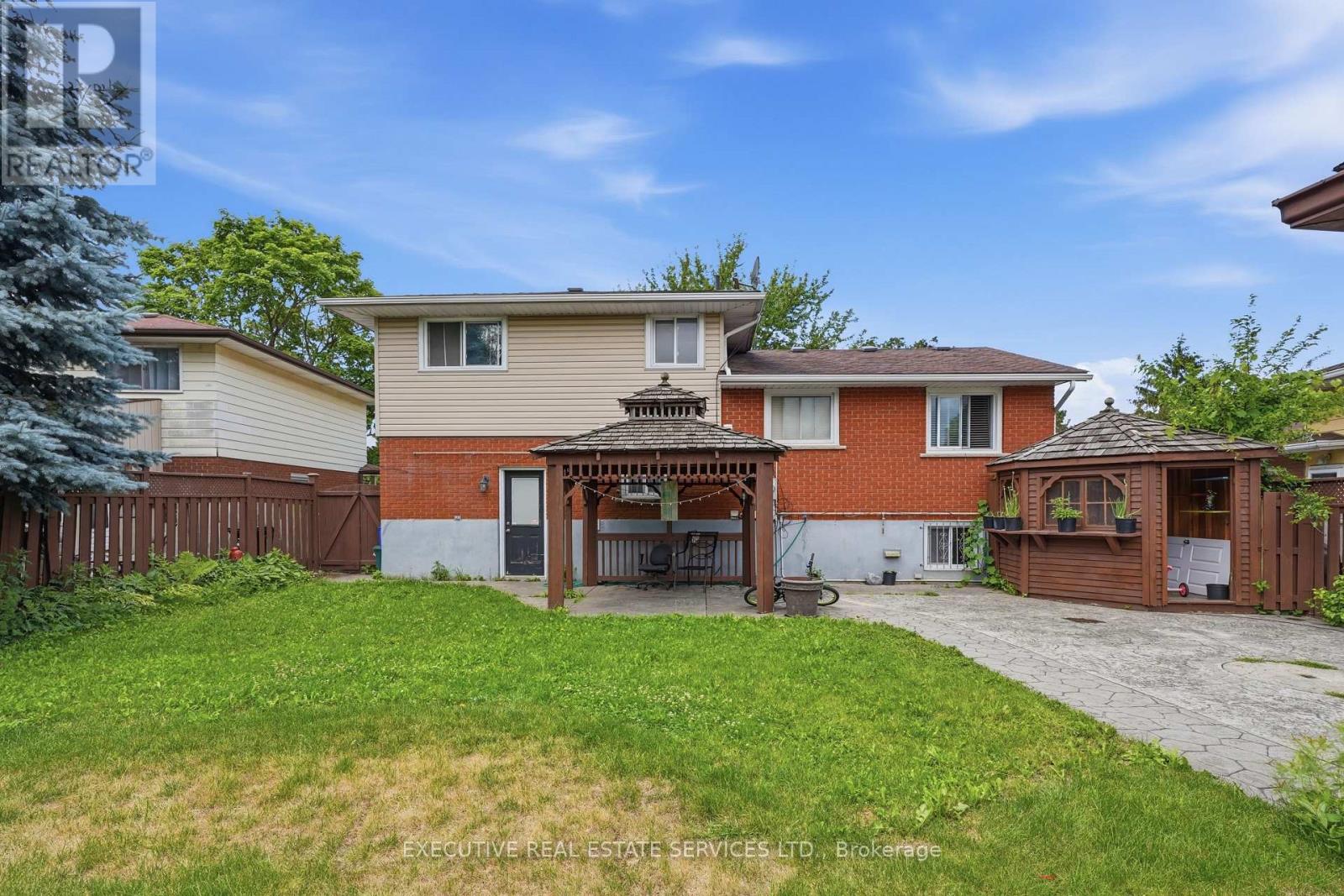 207 CHRISTOPHER DRIVE - 41