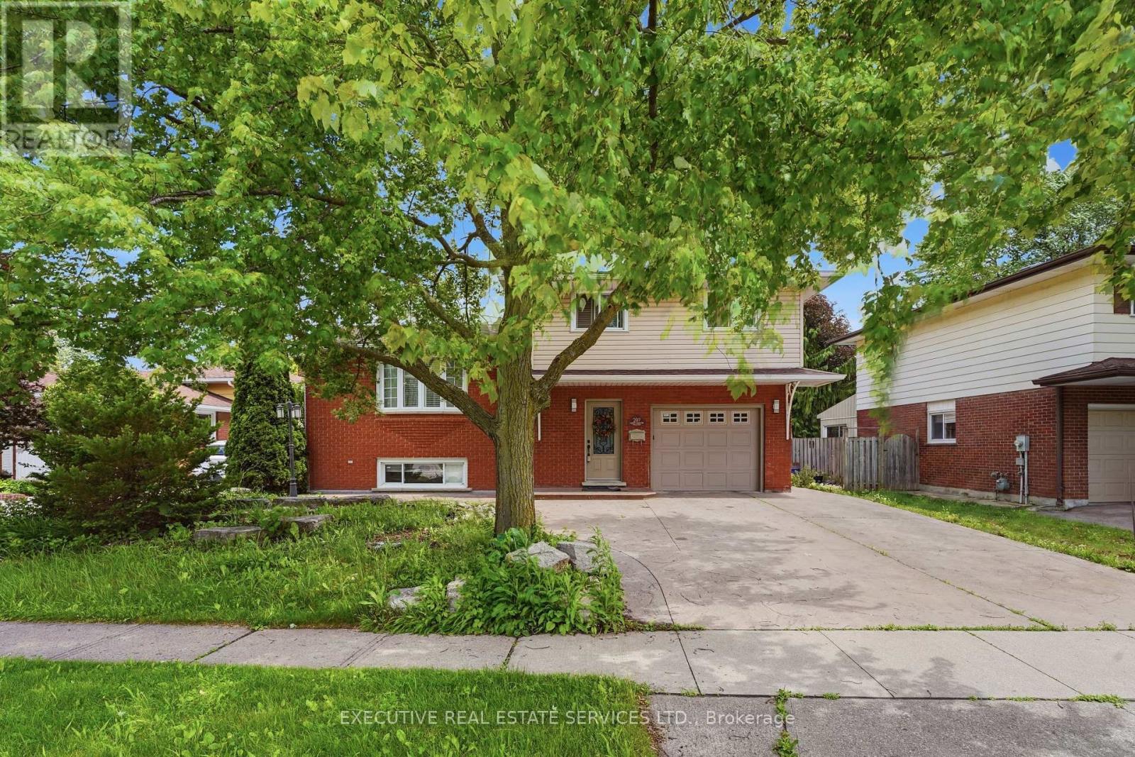 207 CHRISTOPHER DRIVE - 37