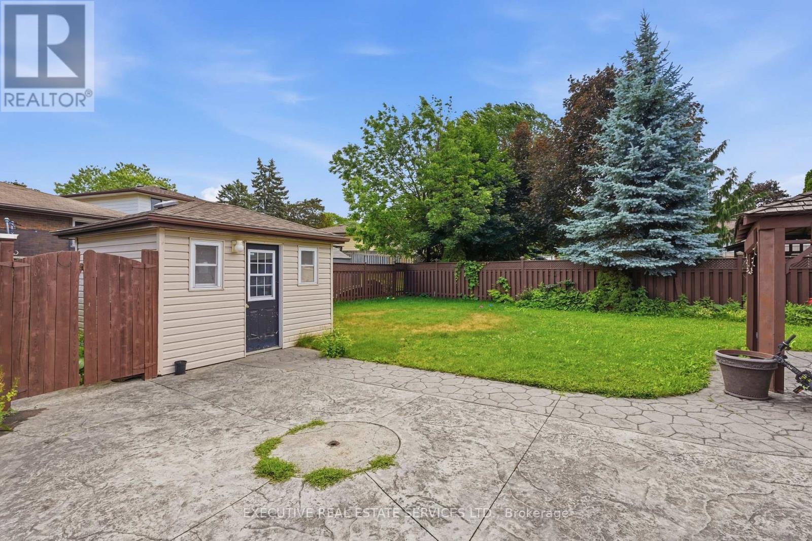 207 CHRISTOPHER DRIVE - 42