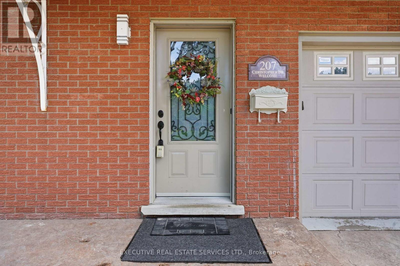 207 CHRISTOPHER DRIVE - 5