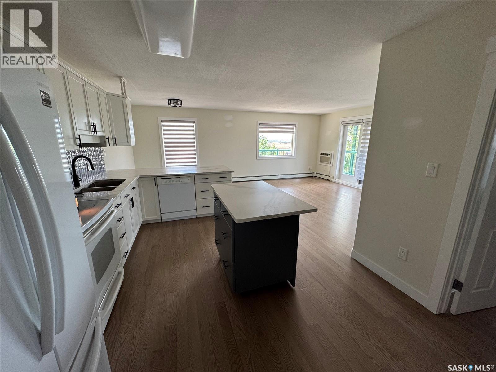 #304 1601 1st STREET - 3