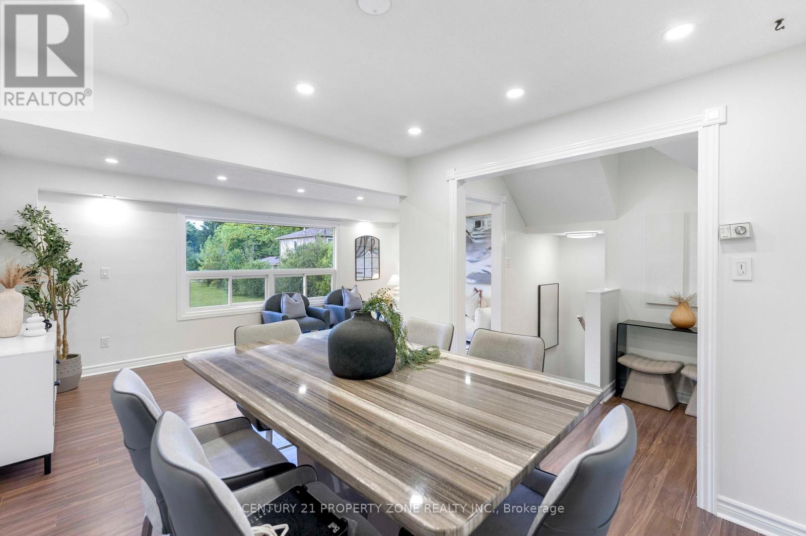 35 ASHTON CRESCENT - 12