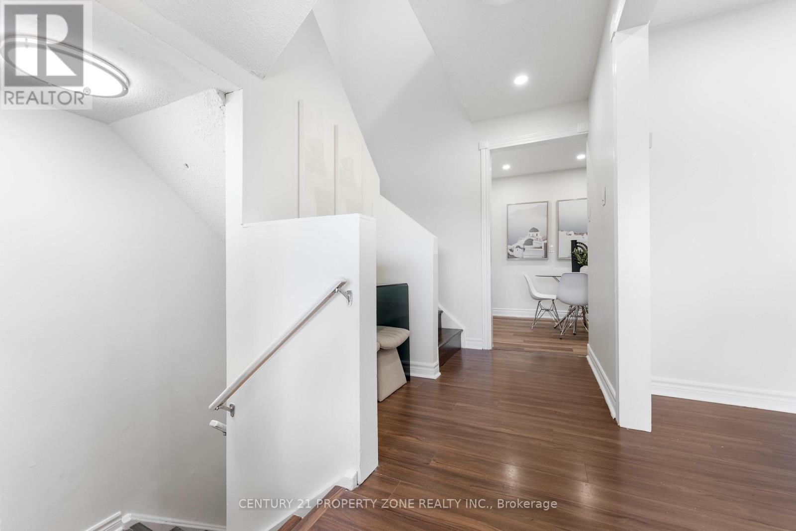 35 ASHTON CRESCENT - 13