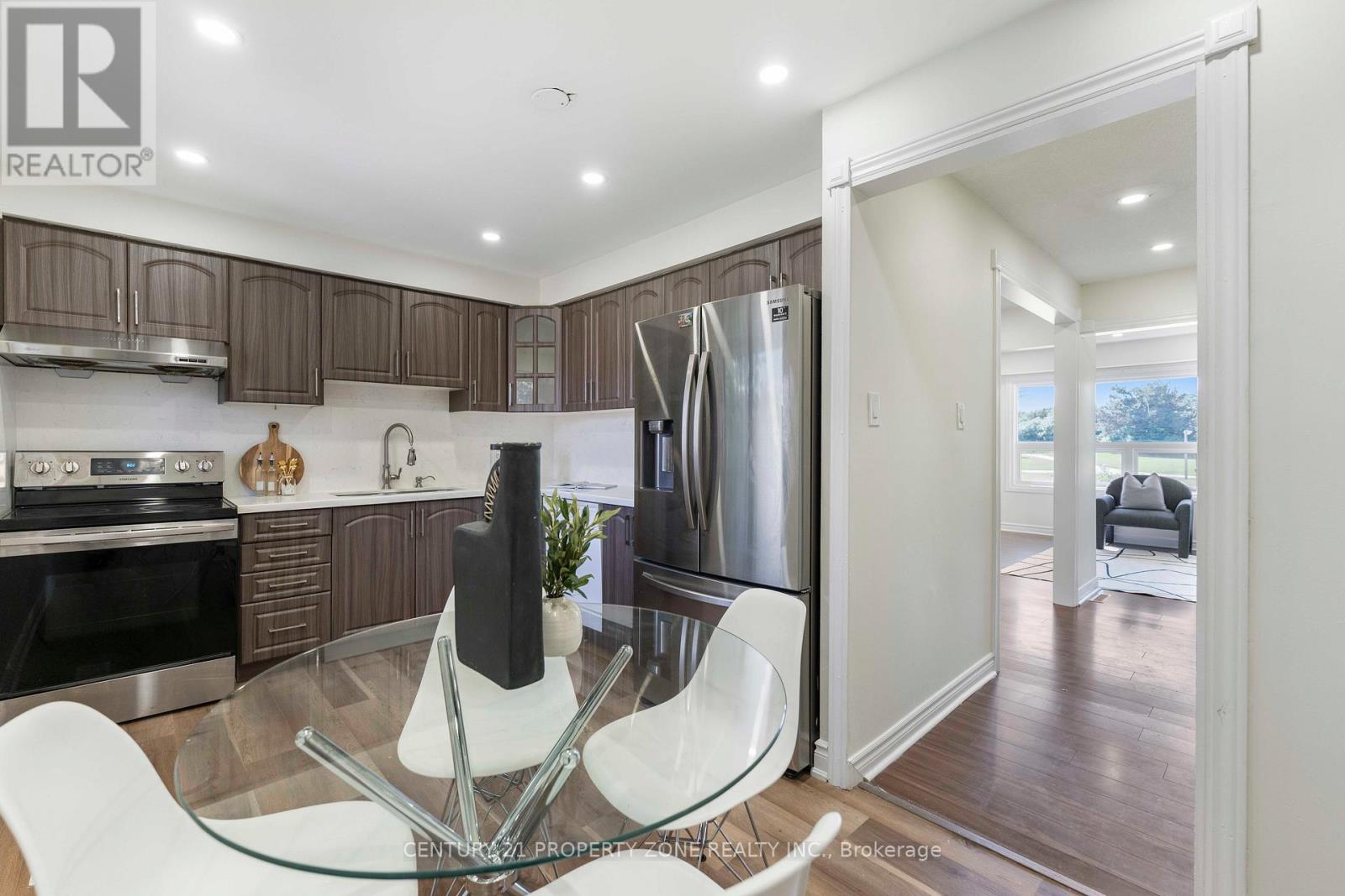 35 ASHTON CRESCENT - 18