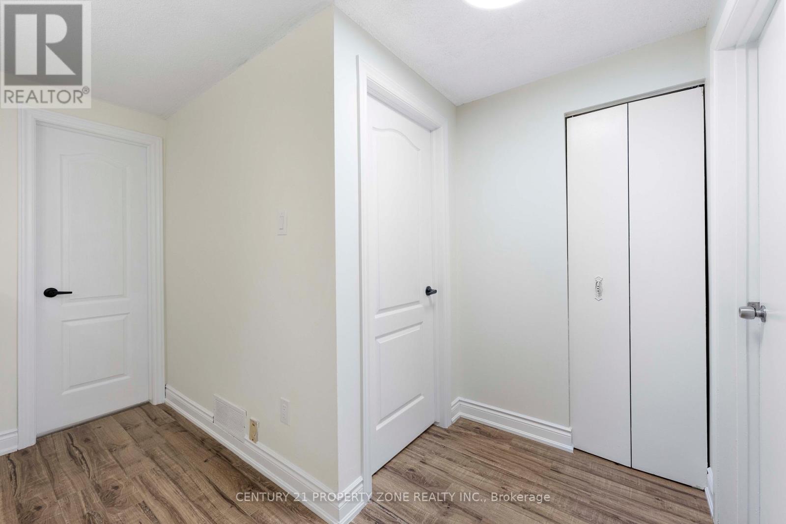 35 ASHTON CRESCENT - 24