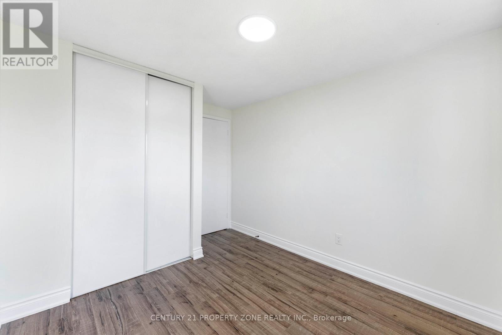 35 ASHTON CRESCENT - 27