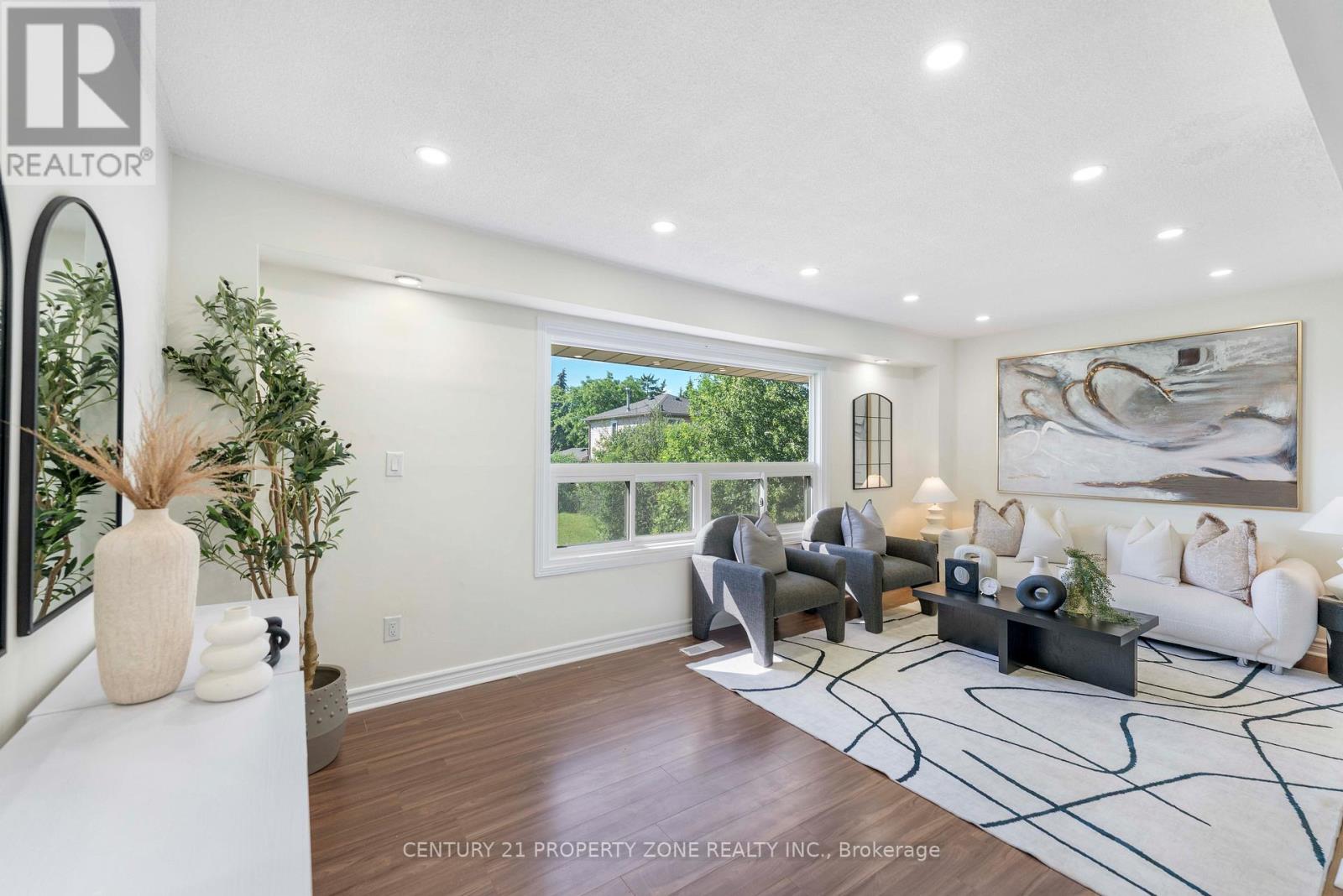 35 ASHTON CRESCENT - 31