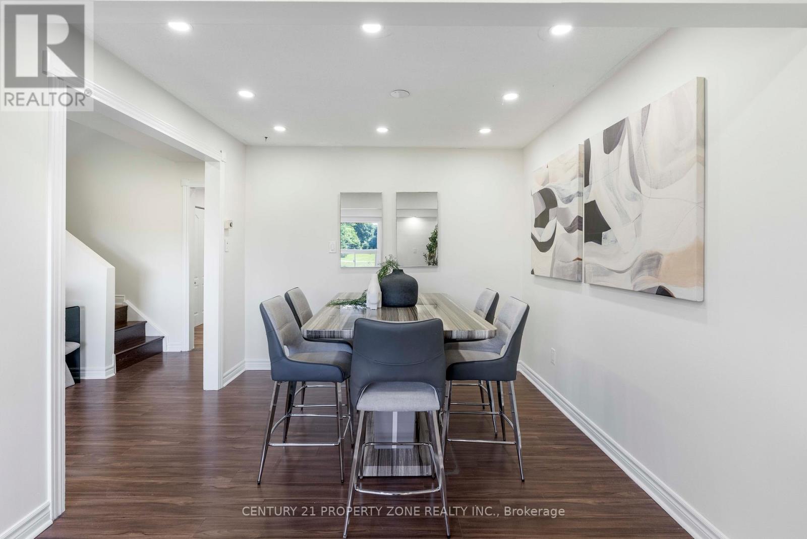 35 ASHTON CRESCENT - 32