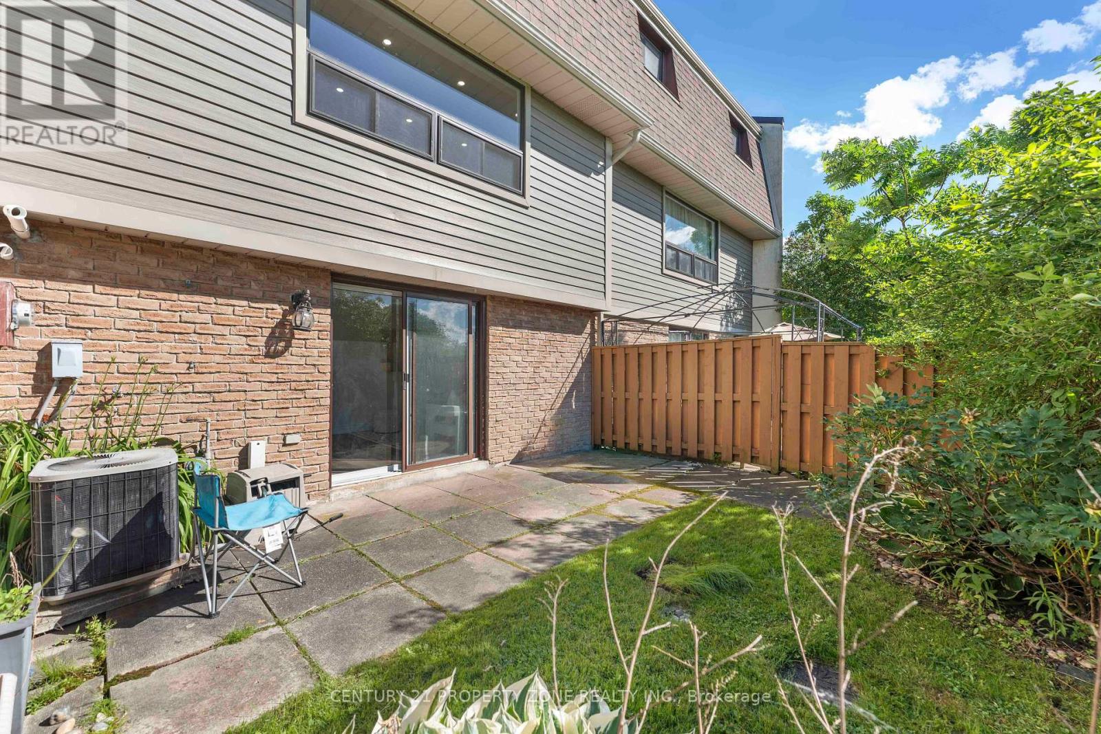 35 ASHTON CRESCENT - 33