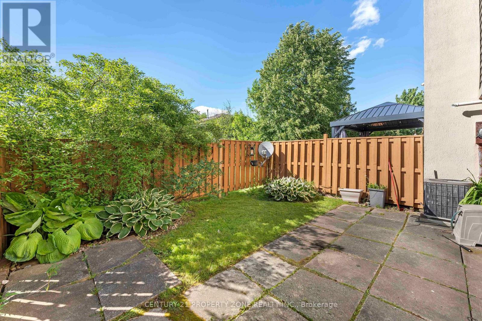 35 ASHTON CRESCENT - 34
