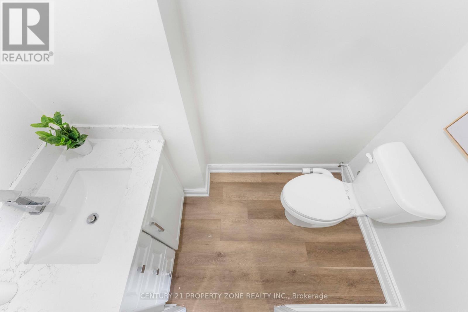 35 ASHTON CRESCENT - 8