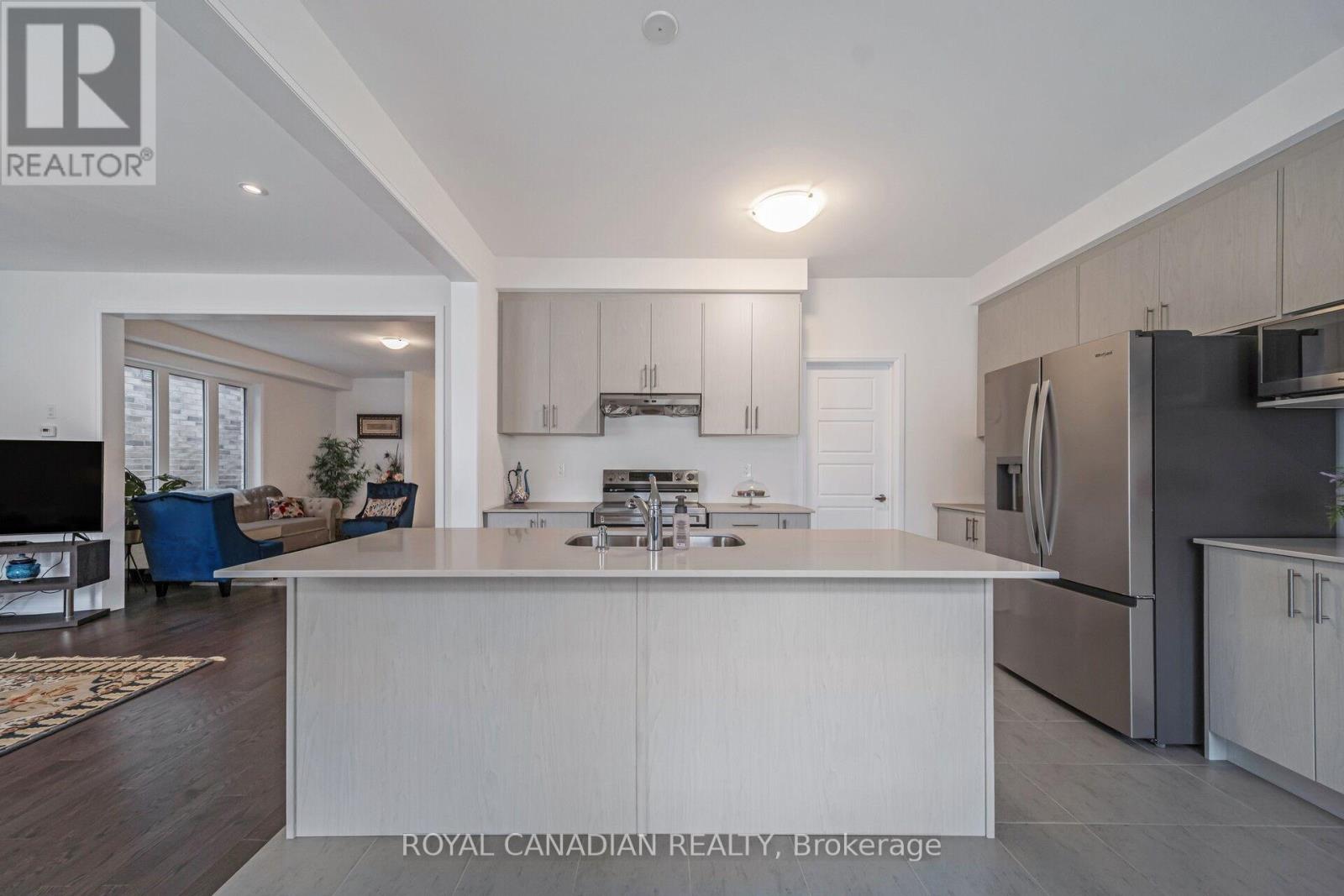 87 SOULES SQUARE - 25