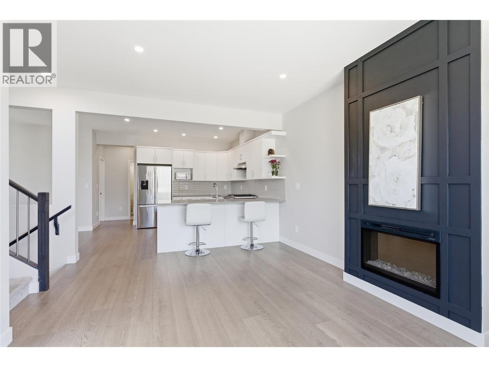 #105 2045 STAGECOACH Drive - 11