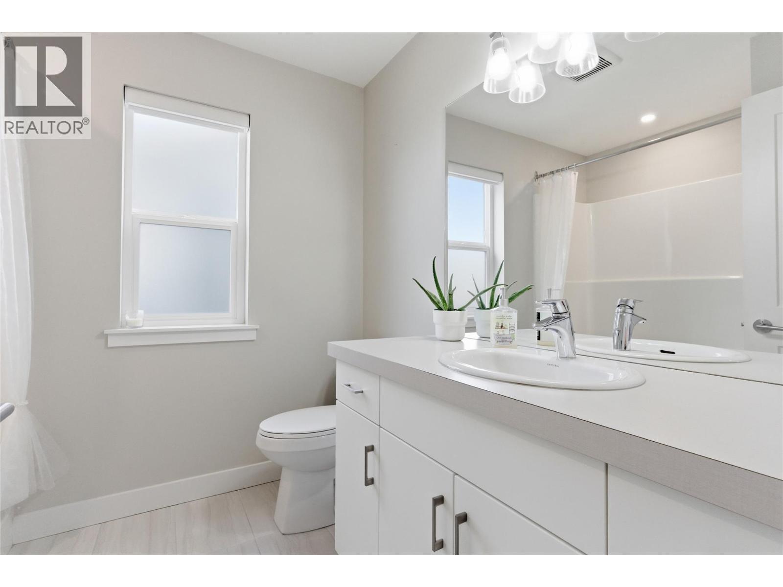 #105 2045 STAGECOACH Drive - 22