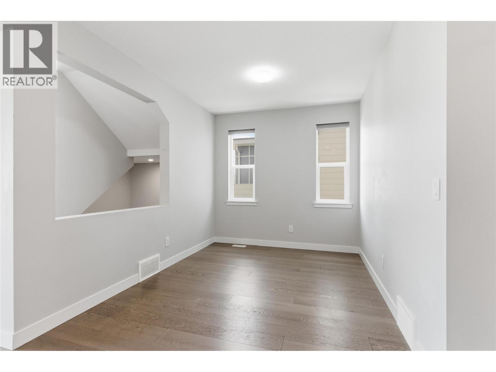 #105 2045 STAGECOACH Drive - 13