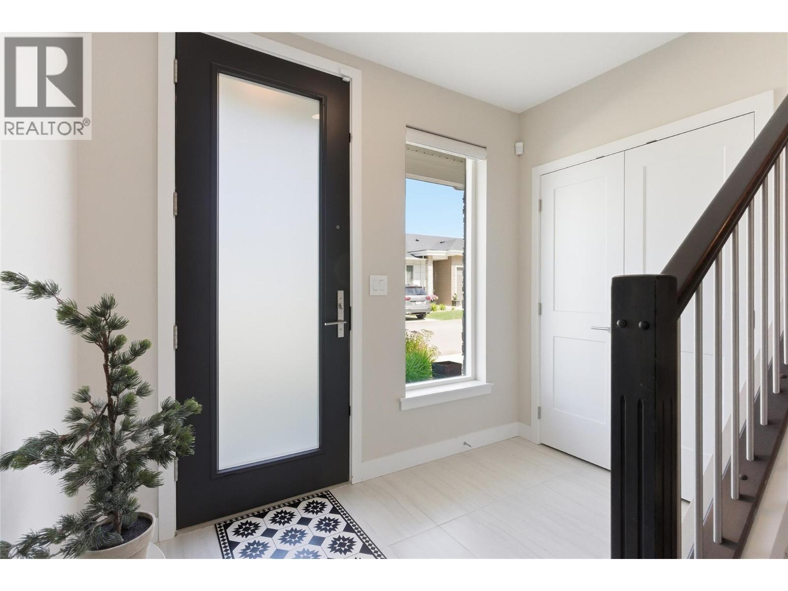 #105 2045 STAGECOACH Drive - 8